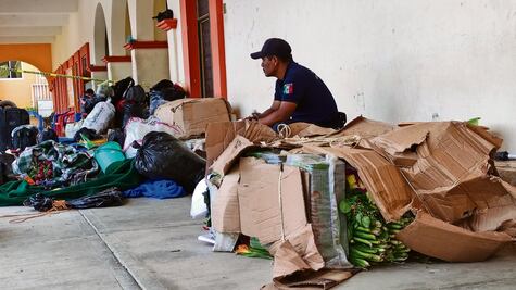 “Viajamos así para ahorrar dinero”