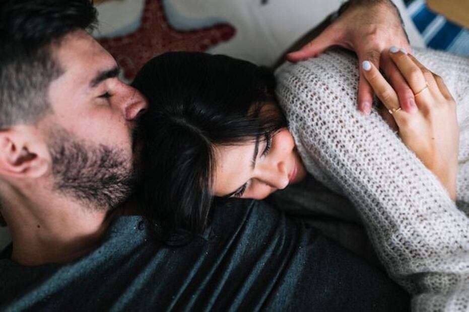 A través de la comunicación abierta, las parejas pueden fortalecer su vínculo. Fuente: Freepik.