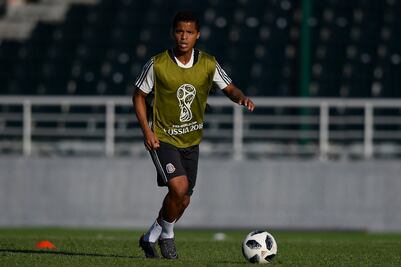Giovani Dos Santos advertido, entrena o no juega