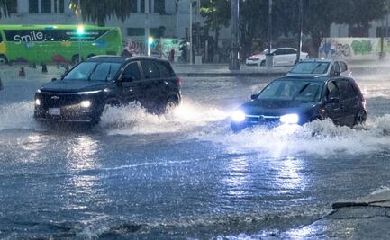 Fuertes lluvias afectan Álvaro Obregón; anegaciones y vehículos perdidos en colonia Atlamaya