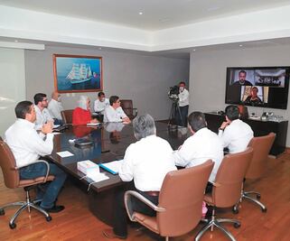 Dialogan sobre virus con experta italiana