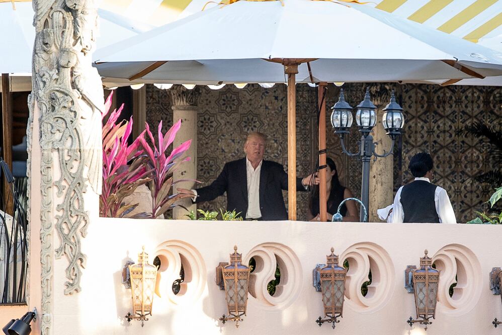 Los empresarios cenaron en el club de golf Mar-a-Lago en Florida (Foto: AP)