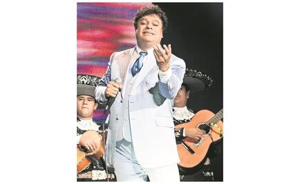 Trabajó sólo ocho meses con Juan Gabriel y hoy le rinde homenaje
