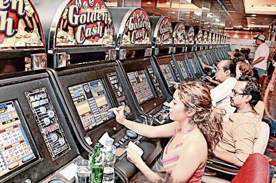 Comando asalta un casino en Mundo E