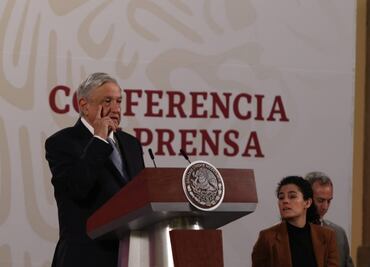 Vamos a recordar siempre a Oscar Chávez: AMLO