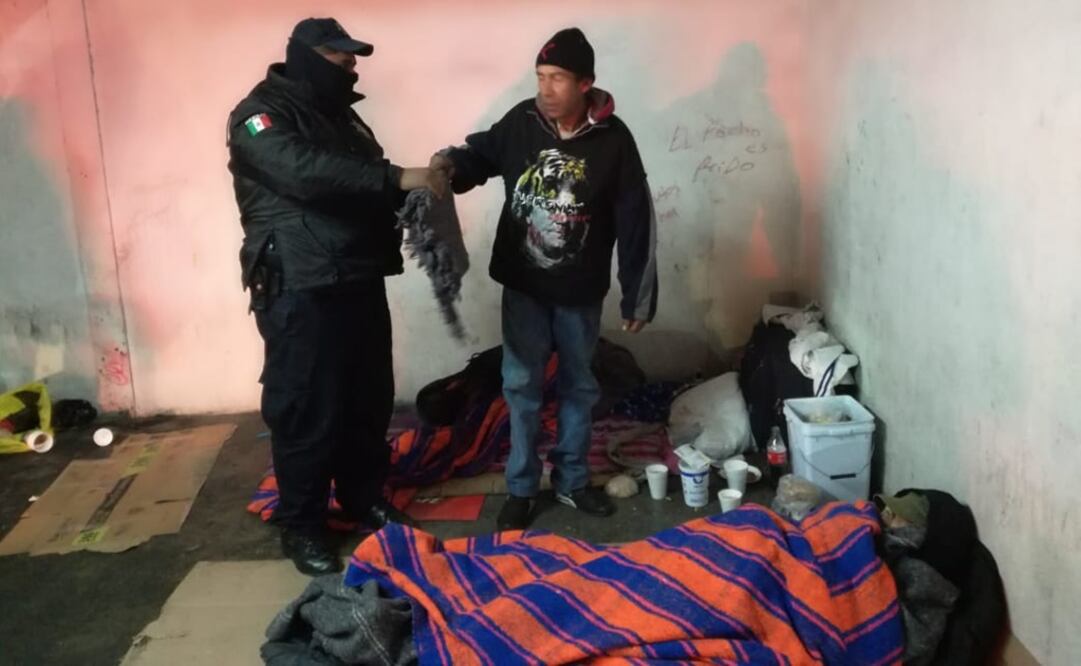 Elementos de Protección Civil han atendidas más de 800 personas en situación de calle, a quienes se les proporcionaron pan, bebidas calientes y cobertores. Foto: Especial