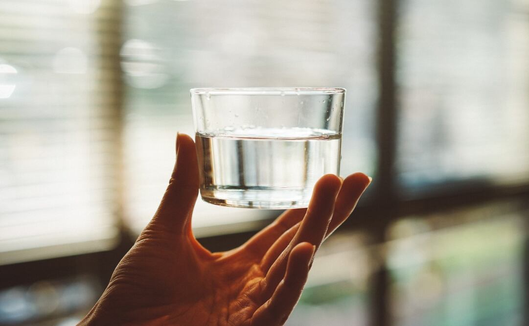 El agua de la llave puede contener bacterias. Imagen: Unsplash
