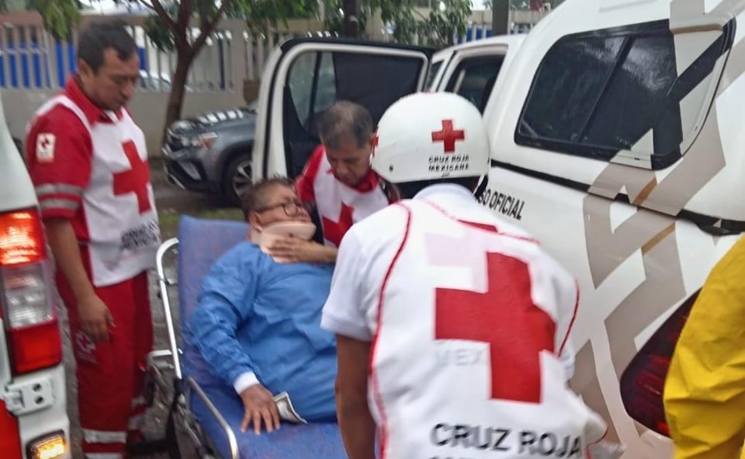 Estructura metálica del IMSS Bienestar colapsa por fuertes lluvias en Veracruz (06/08/2025). Foto: Especial