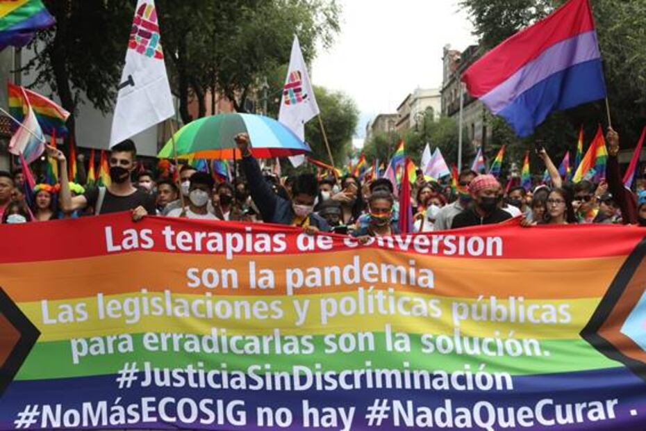 Así se vio la Marcha por el Orgullo LGBT+ en la CDMX, en fotos y videos