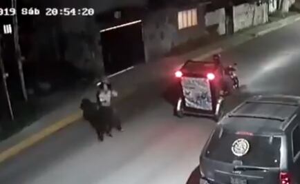 Mototaxista salva de agresión a una joven en Toluca
