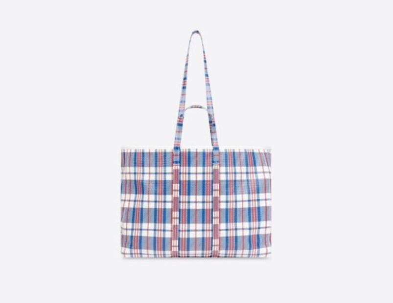  La "bolsa de mercado" de Balenciaga que se vende por más de 48 mil pesos