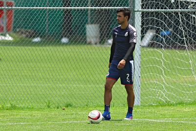 Chivas buscaría aliados para alivianar el pleito con Alanís