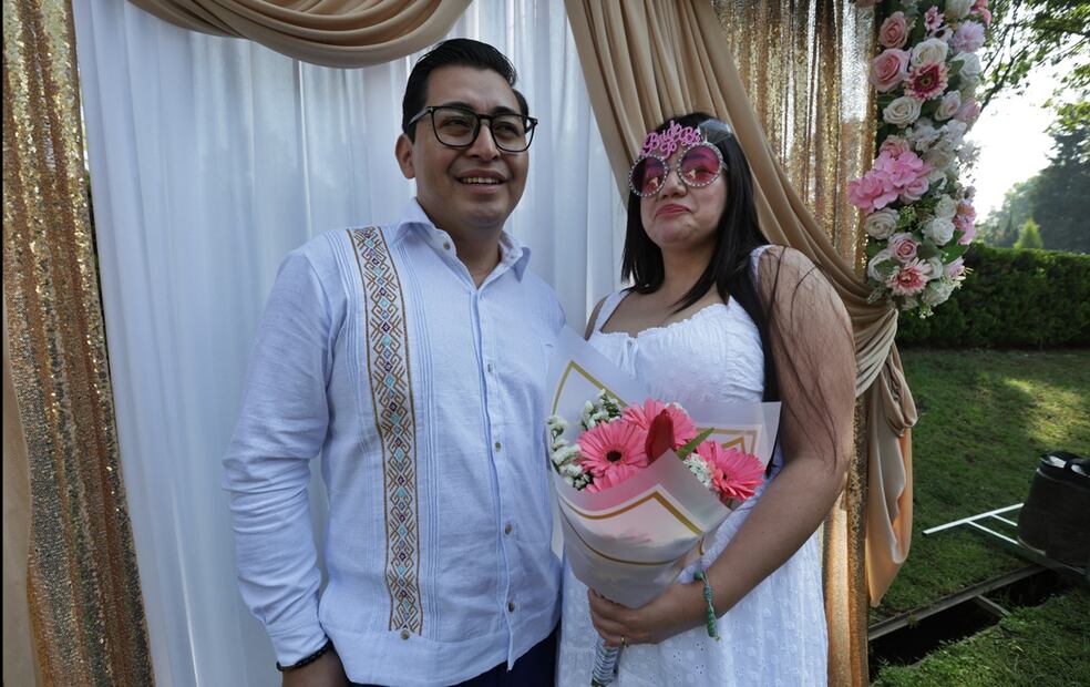 Boda colectiva en Los Pinos. Foto: Francisco Rodríguez / EL UNIVERSAL