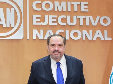 PAN marca distancia con senadores tras reunión con el partido VOX de España
