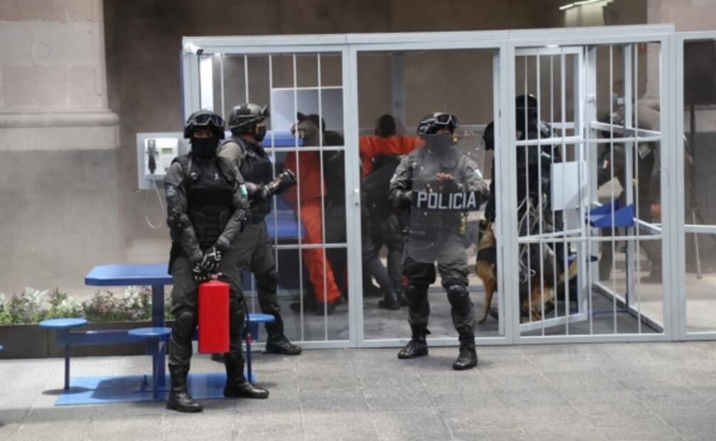 Embajada de Estados Unidos dona binomios caninos a penales del Edomex