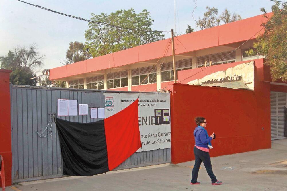 La Junta Local de Conciliación y Arbitraje notificó al sindicato de docentes que tenía 24 horas para retomar sus labores o se terminaría con la relación laboral (ARCHIVO EL UNIVERSAL)