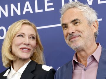 El público de Venecia recibe entre aplausos a Alfonso Cuarón