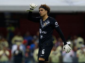 Guillermo Ochoa culpa al Standard de no llegar al Nápoli