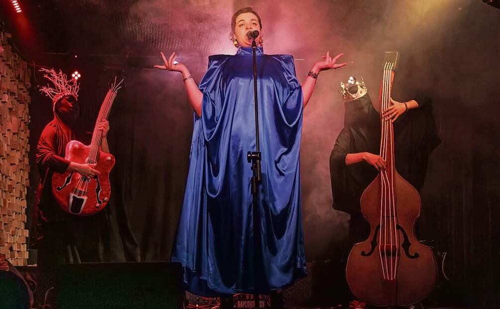 La cantante Martha Mega dijo que está en contra de cualquier tipo de violencia; sin embargo, en sus letras se plasma una realidad. Foto: Especial