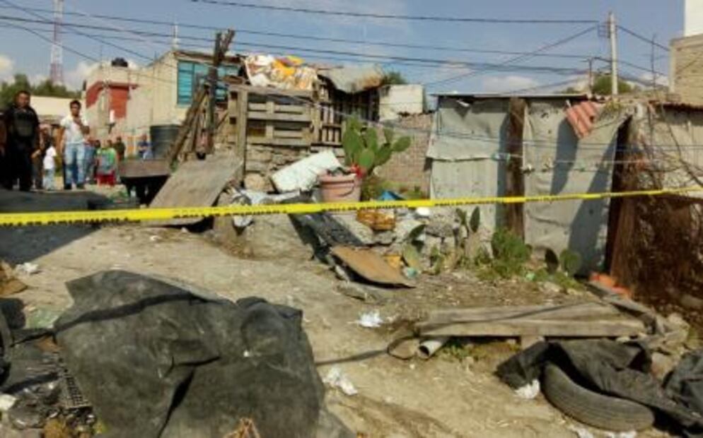 Estalla taller clandestino de pirotecnia en Tultepec; hay 2 muertos