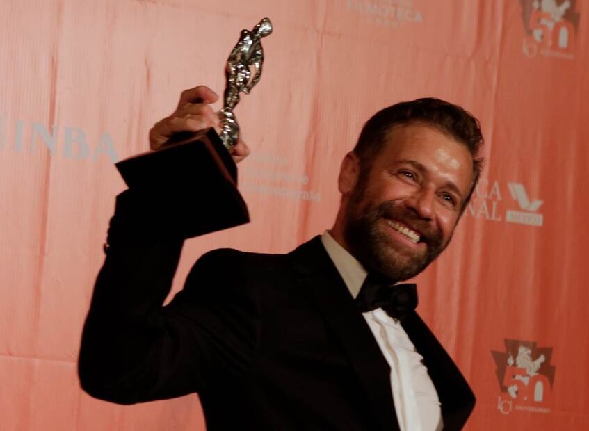 Juan Manuel Bernal obtuvo el premio de Mejor Actor por su trabajo en <i>Obediencia Perfecta</i>