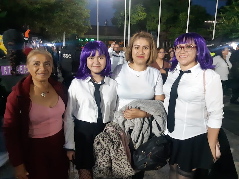 Generaciones se reúnen en concierto de Shakira en Estadio GNP. Foto: David Rosas Lira