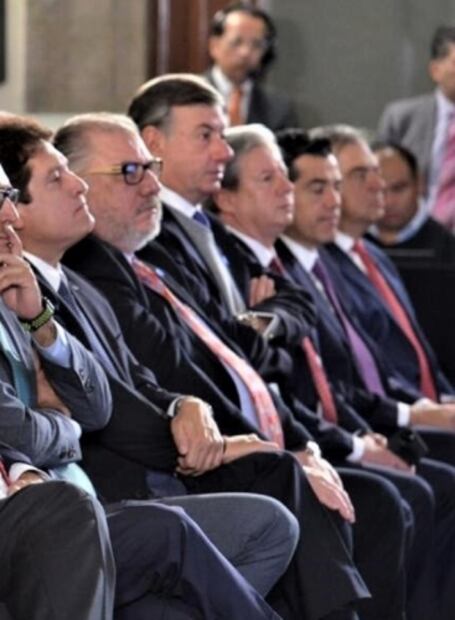 Reconoce AMLO apoyo de empresarios