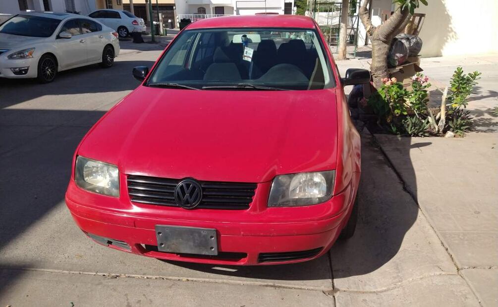 Por medio de redes sociales, Delia puso a la venta un auto Jetta en 27 mil pesos.(26/03/2025). Foto: Especial