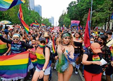 Justicia y migrantes, entre las causas de la marcha LGBT