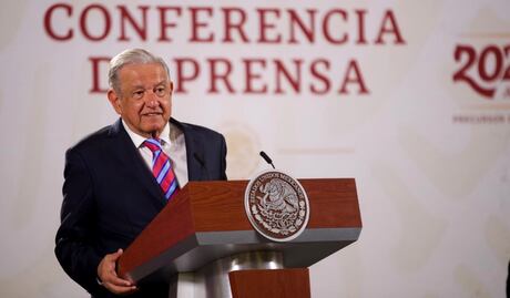 Afirma AMLO que tiene pruebas de los ingresos de Loret de Mola; “y tengo más”, dice