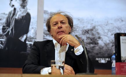 Javier Marías: Parece que, con saber leer y escribir, uno ya puede hacer una novela