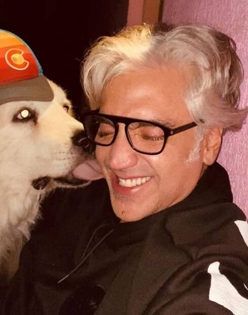 Así ha cambiado Alejandro Fernández: sin canas y mucha ceja, a cabellera larga y blanca