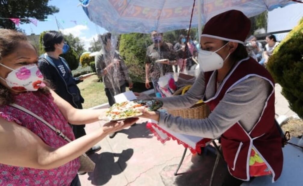 Familias de Toluca acuden a Expo Huarache 2021 con medidas sanitarias por el Covid-19