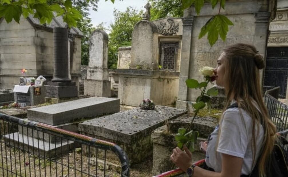 "Nunca podremos olvidarte", dicen fans de Jim Morrison a 50 años de su muerte