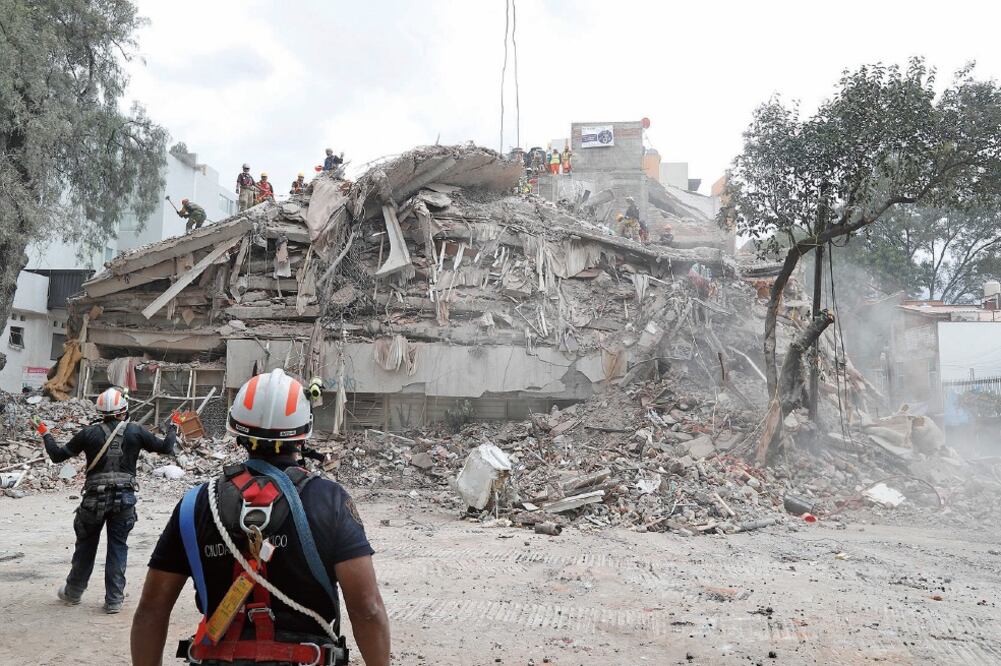 Sumando el Fonden y el Bono Catastrófico se tendrían 15 mil millones de pesos, pero aún habría un déficit de 14 mil millones para la reconstrucción (LUIS CORTÉS. EL UNIVERSAL)