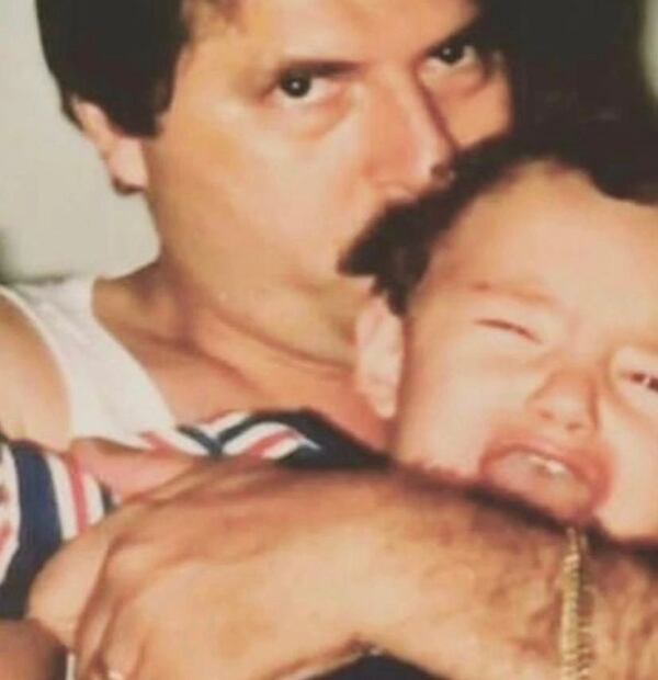 J Balvin y su padre. Fuente: Instagram @alvaroosoriogofar