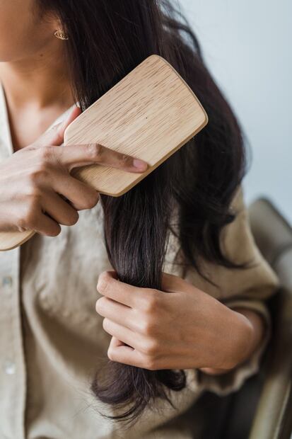 Dile adiós a los nudos del pelo con estos desenredantes caseros