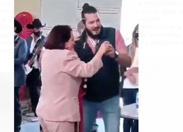 Aspirante de Morena a gubernatura de Querétaro baila sin cubrebocas y reúne a 130 en acto político