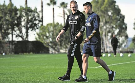 ‘Chicharito’ no entrena por problemas de visado