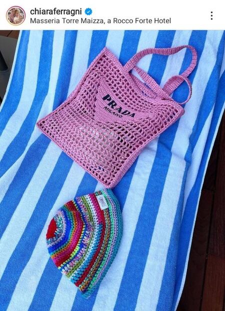 Detalles de la bolsa de lujo hecha con rafia que todas las influencers quieren