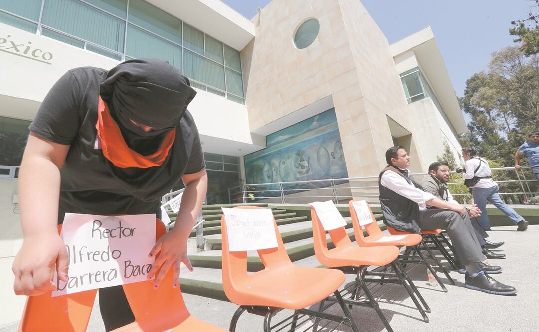 Los estudiantes de la UAEMex expusieron que el rector no ha acudido a los encuentros convocados desde diciembre. Foto: JORGE ALVARADO. EL UNIVERSAL