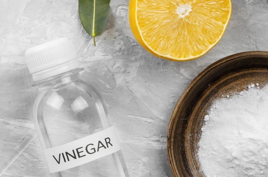 Vinagre y bicarbonato de sodio. Foto: Freepik