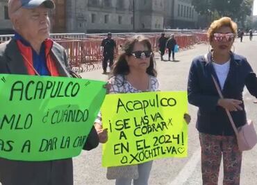 Con pancartas de “Xóchitl Va”, esperan en Palacio Nacional llegada de caravana de Acapulco