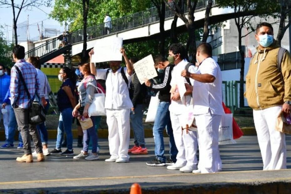 Personal del hospital La Raza bloquea Circuito Interior; denuncia falta de insumos médicos para Covid-19