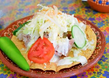 Para que no te truenen las rodillas, come tostadas de pata