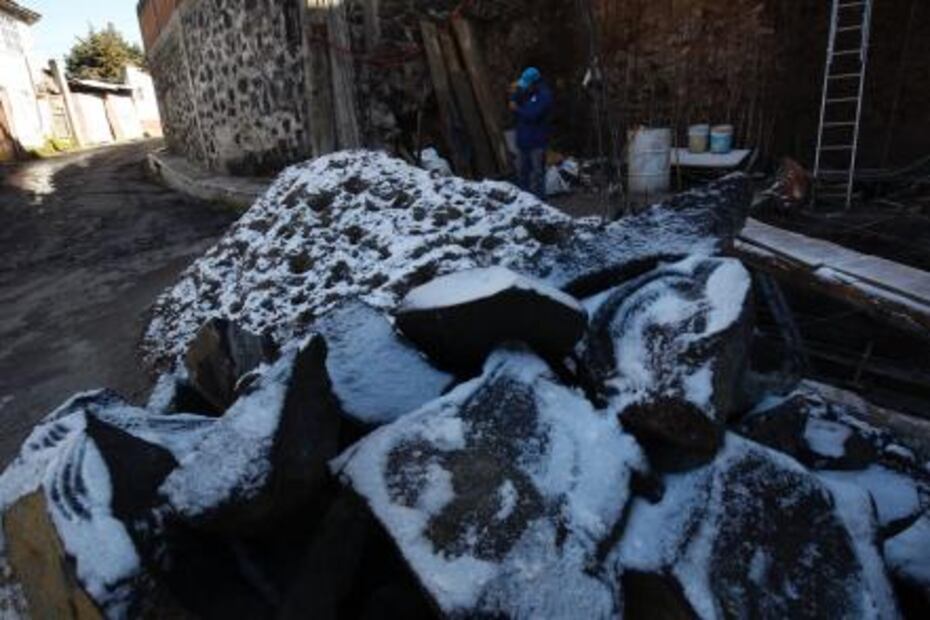 Caída de nieve provoca caos en la carretera México-Toluca 