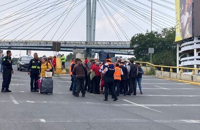 Cumple más de 3 horas bloqueo en vialidades que conectan con la terminal 1 del AICM