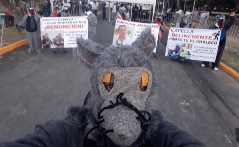 Reciben entre "ratas" tercer Informe del gobernador de Q.Roo