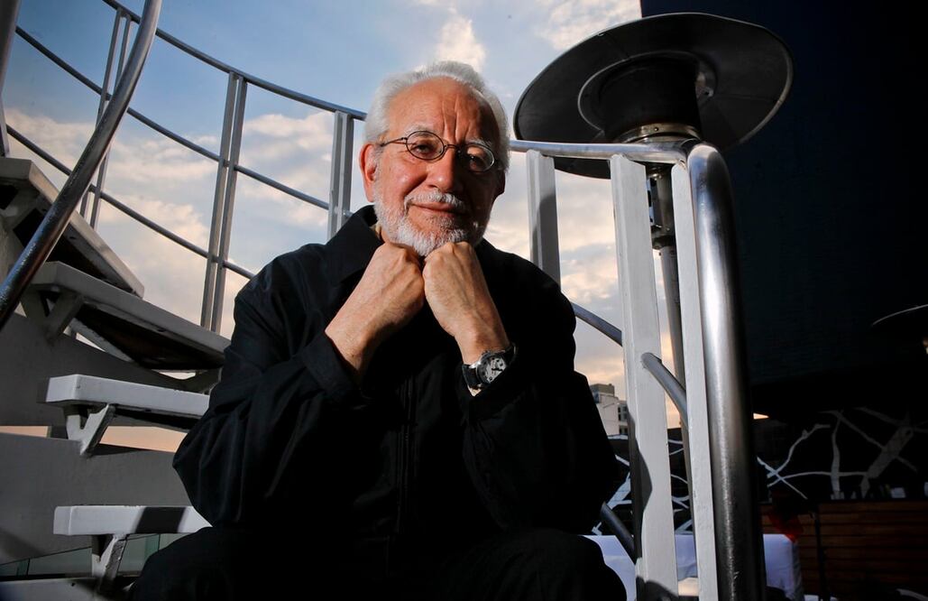 González Crussí gana Premio Internacional de Ensayo Pedro Henríquez Ureña