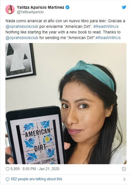 Salma Hayek se disculpa por recomendar "American Dirt" sin haberlo leído 